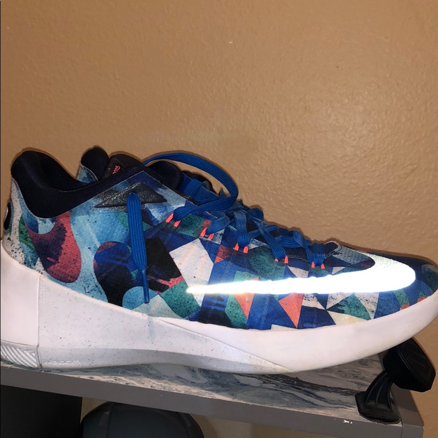 2015 Hyper Dunk Low